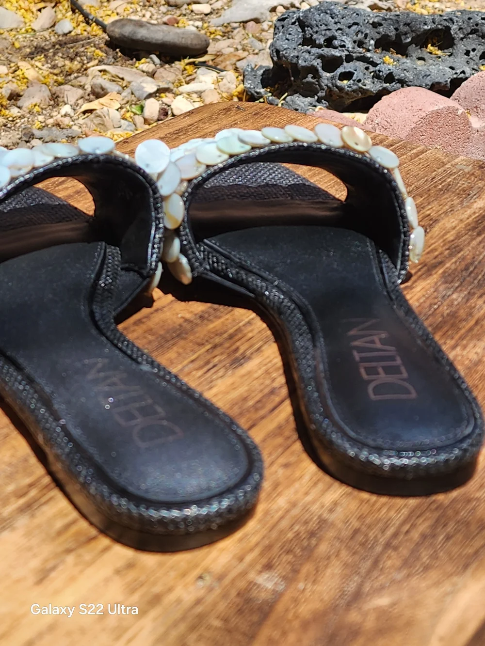 Deltan Women's Flora Black Disc Flat Sandals Size 6